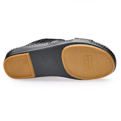 AN-7001 – White / Black Croc-Textured Luxury Arabic Sandal for Men